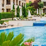 아파트 студио в затворен комплекс Blue