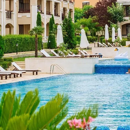 Apartment студио в затворен комплекс Blue